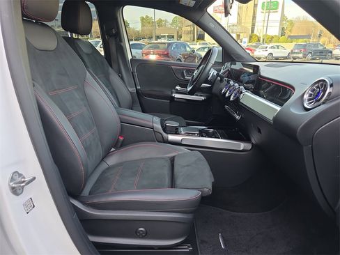 Used 2022 Mercedes-Benz GLB 35 AMG 4MATIC image 15