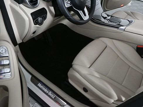 Certified 2022 Mercedes-Benz GLC 300 image 7