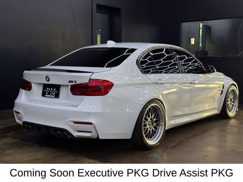 Used 2018 BMW M3 RWD image 9