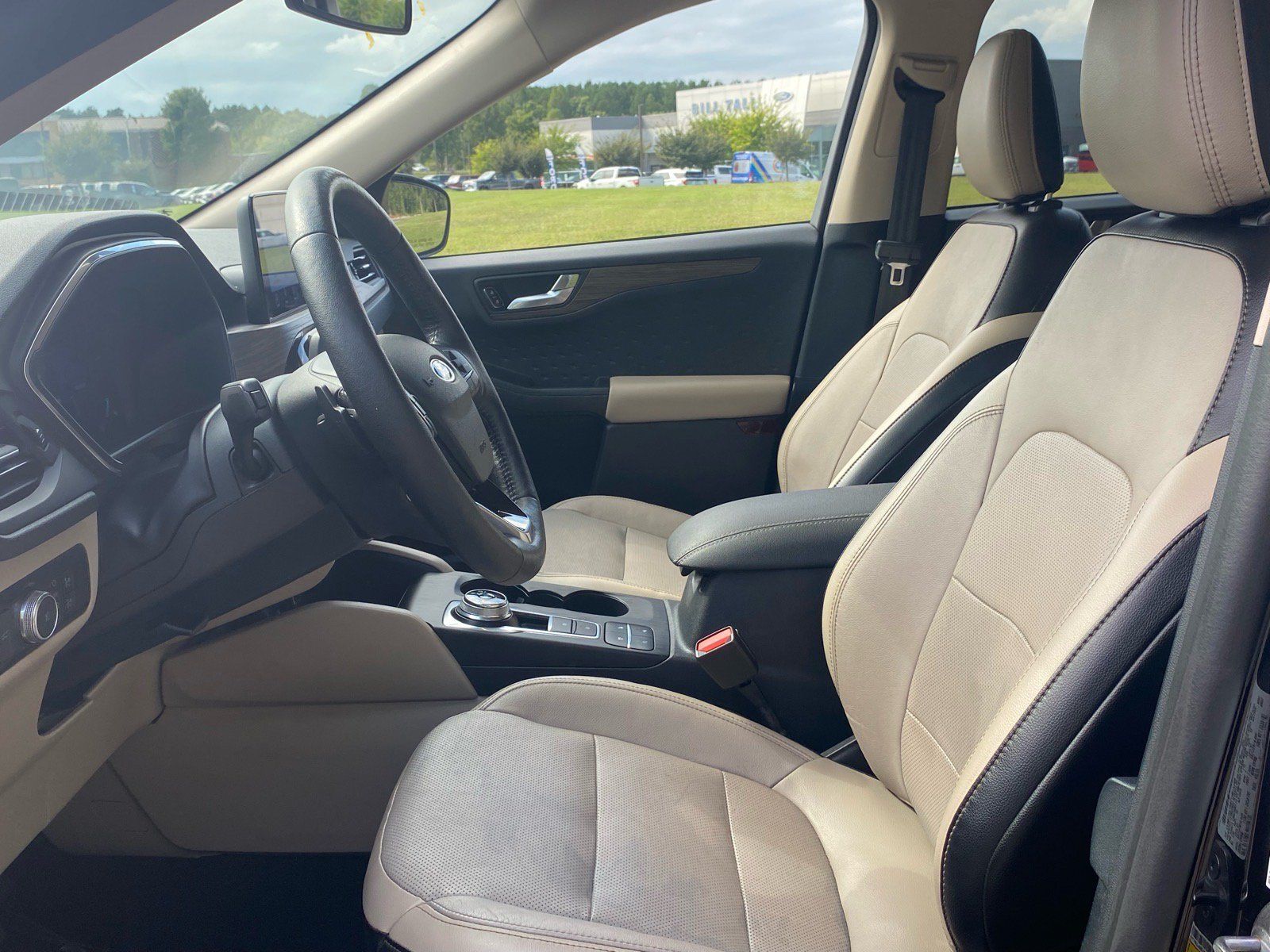 Used 2020 Ford Escape Titanium AWD/4WD image 12