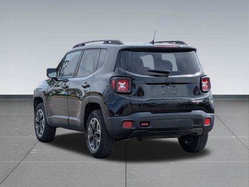 Used 2016 Jeep Renegade Trailhawk w/ Premium Trailhawk Package AWD/4WD image 3