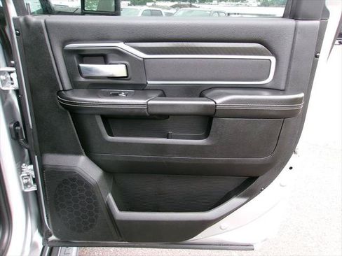 Certified 2026 RAM 2500 Big Horn AWD/4WD image 9