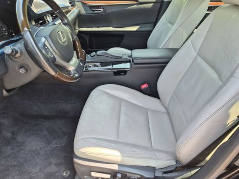 Used 2015 Lexus ES 350 w/ Luxury Package FWD image 17