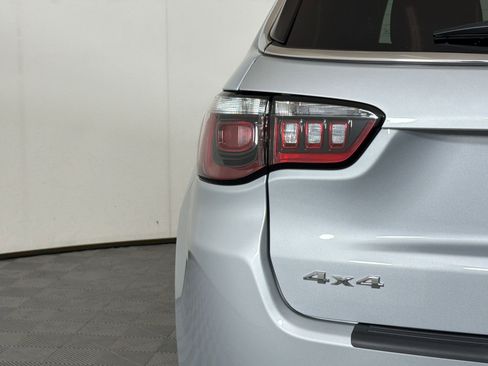 Used 2024 Jeep Compass Latitude image 13