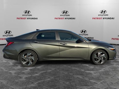 Certified 2025 Hyundai Elantra Sport FWD image 2