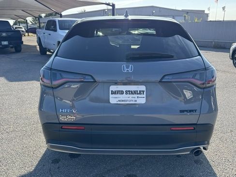 Used 2024 Honda HR-V Sport image 5