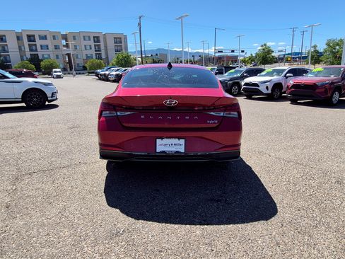 Used 2023 Hyundai Elantra Limited FWD image 4