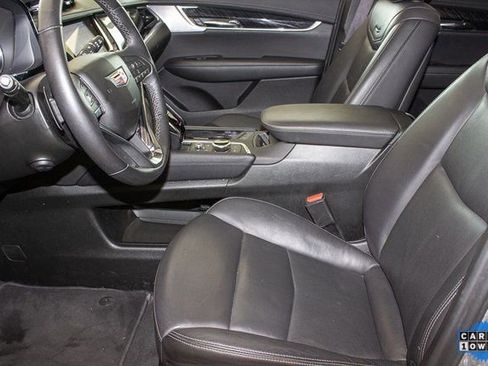 Used 2025 Cadillac XT6 Premium Luxury image 23