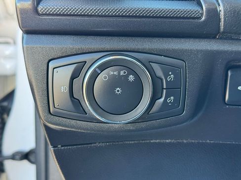 Used 2018 Ford Fusion SE w/ Equipment Group 201A image 25