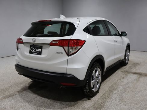 Used 2022 Honda HR-V LX image 2