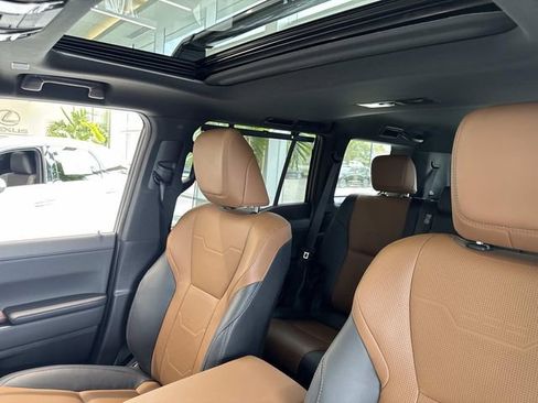Certified 2025 Lexus GX 550 w/ Accessory Package (Z1) AWD/4WD image 31