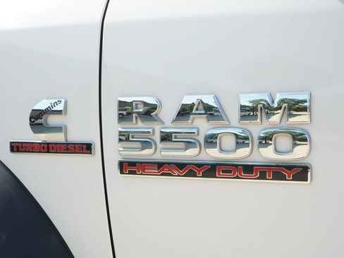 Used 2015 RAM 5500 SLT w/ Quick Order Package 29G SLT AWD/4WD image 9