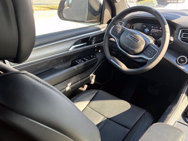 New 2026 Jeep Grand Wagoneer Limited AWD/4WD image 35