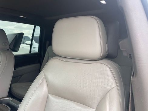 Used 2021 GMC Yukon XL SLT w/ SLT Premium Package AWD/4WD image 21
