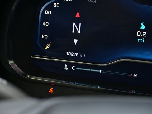 Used 2024 Chevrolet Suburban Premier w/ Premium Package 2 image 27