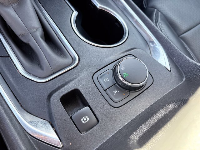 Used 2023 Chevrolet Traverse LT FWD image 22