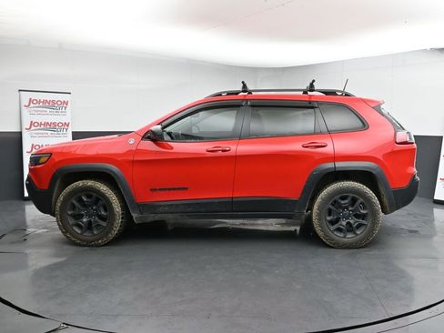 Used 2019 Jeep Cherokee Trailhawk w/ Cold Weather Group image 5