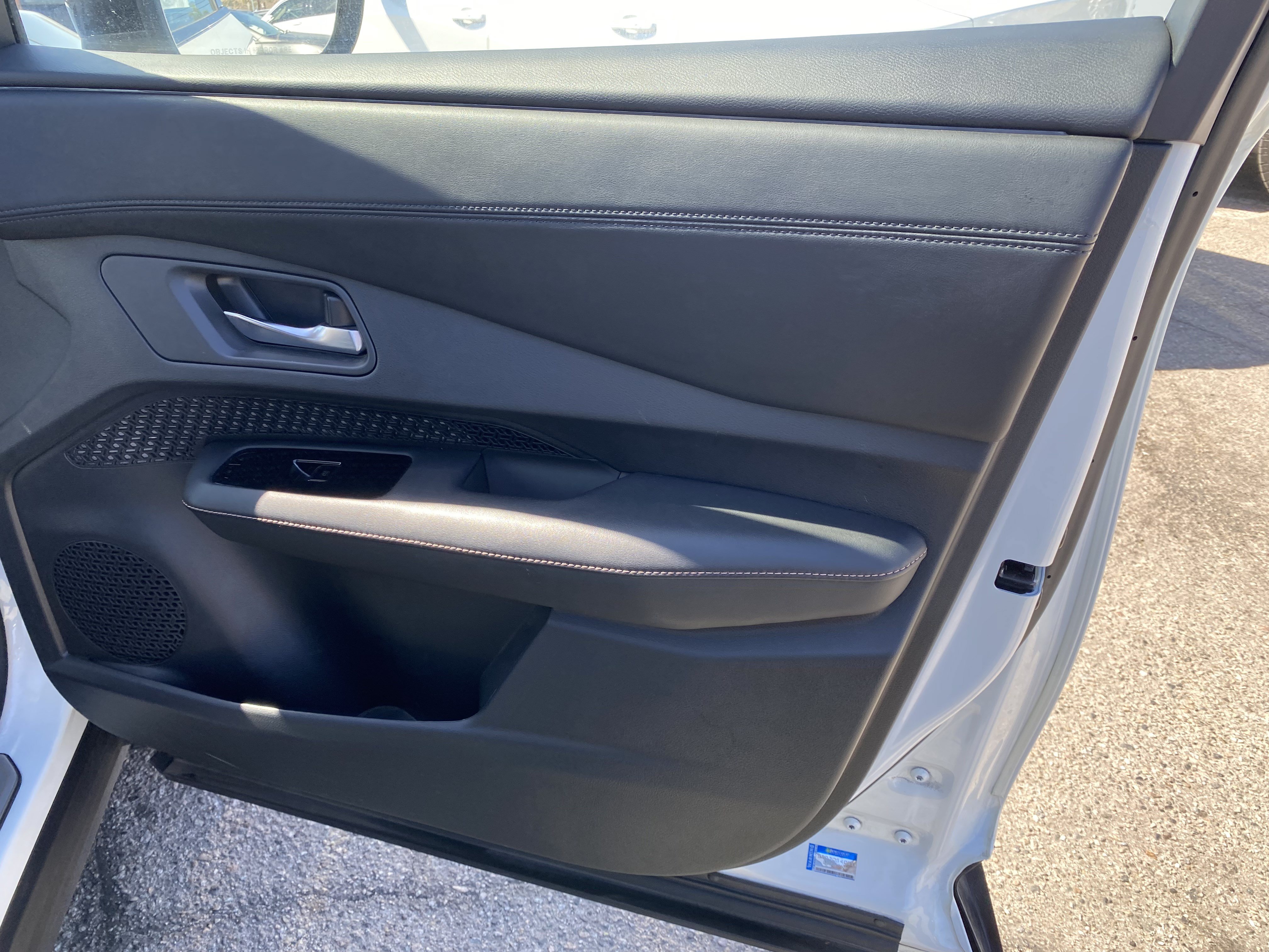 Used 2023 Nissan Ariya FWD image 24