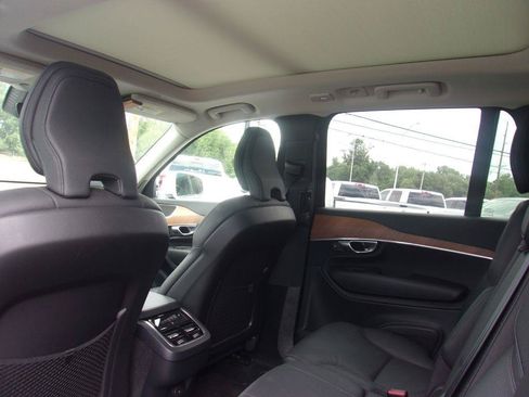 Used 2024 Volvo XC90 B5 Plus AWD/4WD image 12