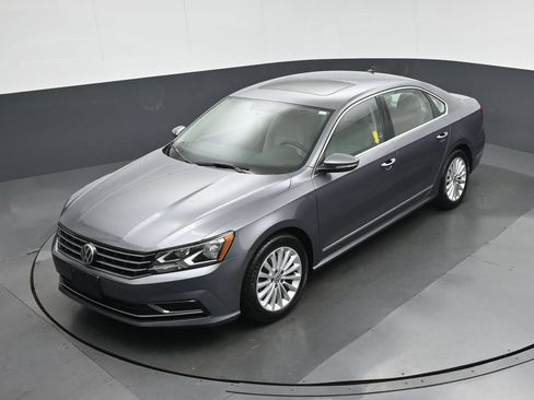 Used 2017 Volkswagen Passat 1.8T SE FWD image 54