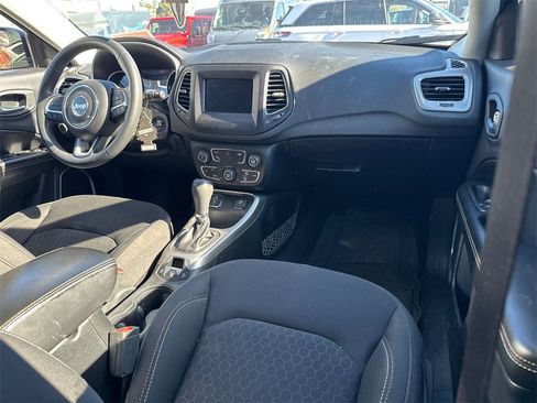 Used 2018 Jeep Compass Sport w/ Tech Group image 7