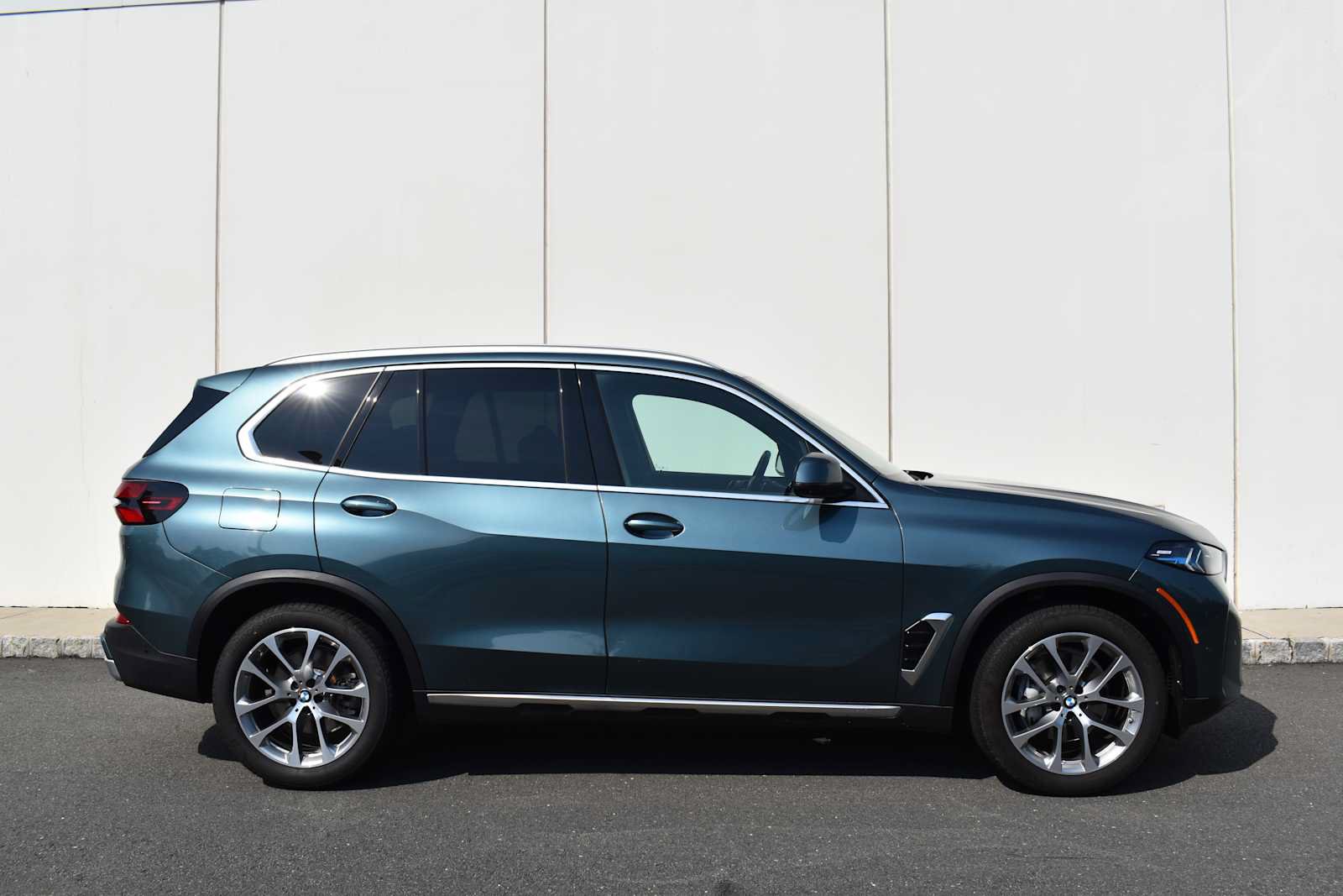 Used 2026 BMW X5 xDrive40i AWD/4WD image 4