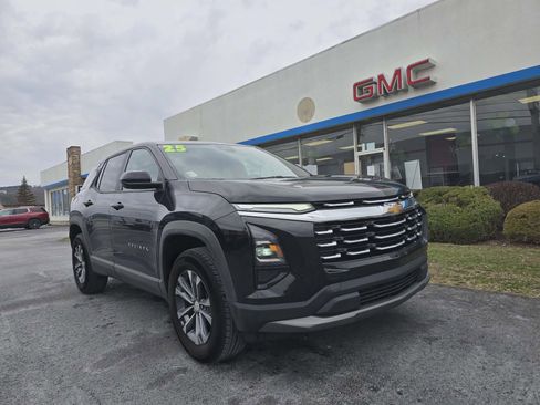 Used 2025 Chevrolet Equinox LT image 1