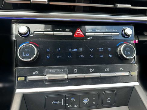 New 2025 Hyundai Santa Fe Limited image 17