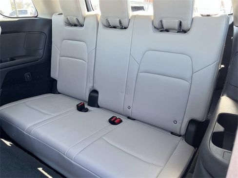 Used 2023 Nissan Pathfinder SL image 18