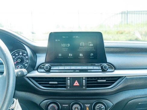 Used 2021 Kia Forte LXS FWD image 23