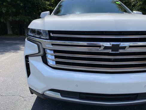 Used 2024 Chevrolet Tahoe High Country AWD/4WD image 14