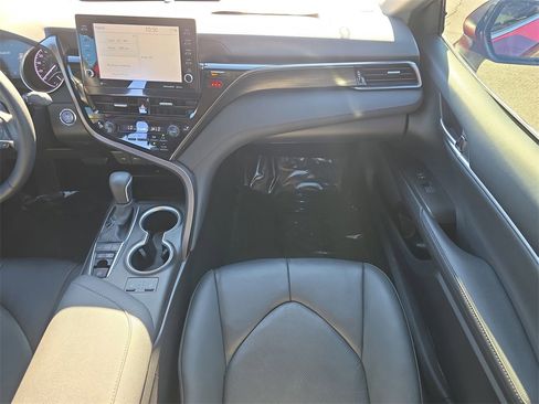 Used 2024 Toyota Camry XLE image 13