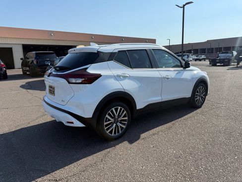 Certified 2023 Nissan Kicks SV FWD image 5