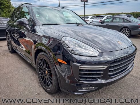Used 2016 Porsche Cayenne GTS AWD/4WD image 4