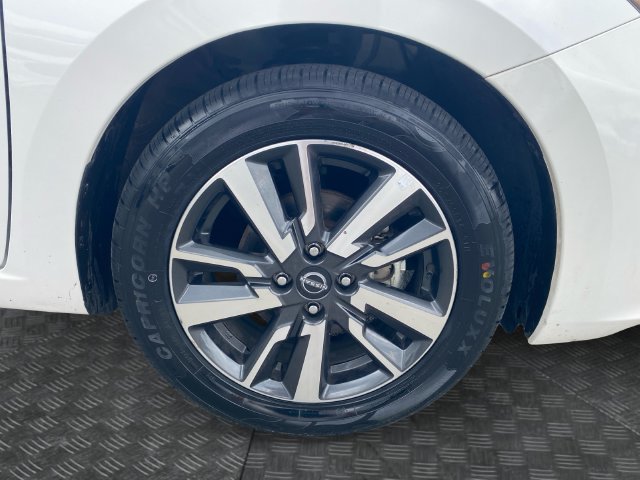 Used 2025 Nissan Versa SV FWD image 34