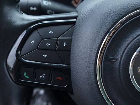 Used 2018 Jeep Compass Latitude w/ Popular Equipment Group FWD image 22