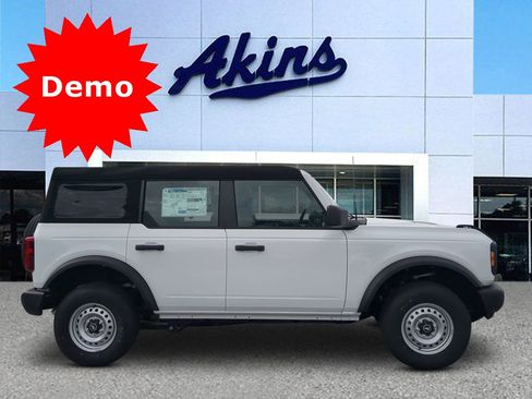 New 2025 Ford Bronco 4-Door AWD/4WD image 1