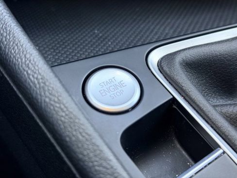 Used 2024 Volkswagen Jetta SE image 15