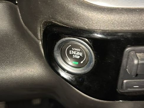 Used 2022 Chevrolet Silverado 1500 RST image 12