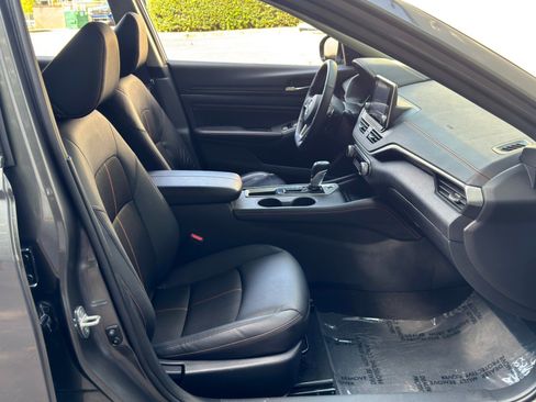 Used 2022 Nissan Altima 2.5 SR FWD image 14