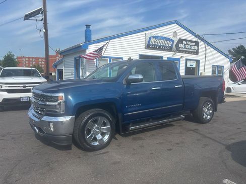 Used 2018 Chevrolet Silverado 1500 LTZ w/ Sport Package AWD/4WD image 2