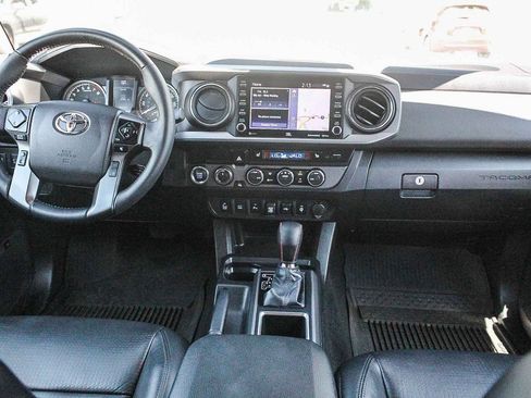 Certified 2022 Toyota Tacoma TRD Sport w/ TRD Premium Sport Package AWD/4WD image 16