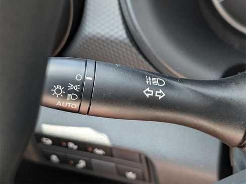 New 2025 Nissan Kicks Play S image 18