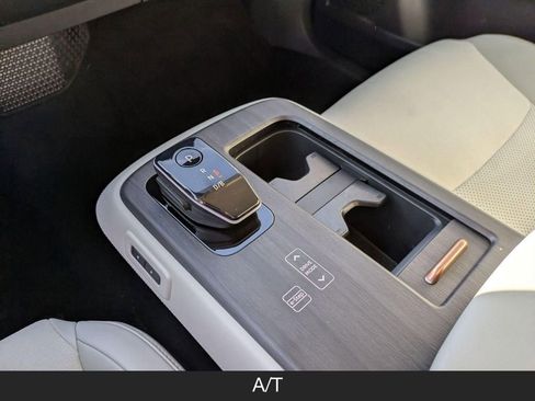 Used 2023 Nissan Ariya FWD image 16