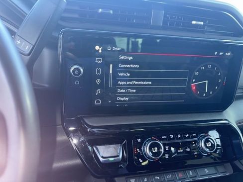 Used 2024 GMC Sierra 2500 AT4 w/ AT4 Premium Plus Package image 7