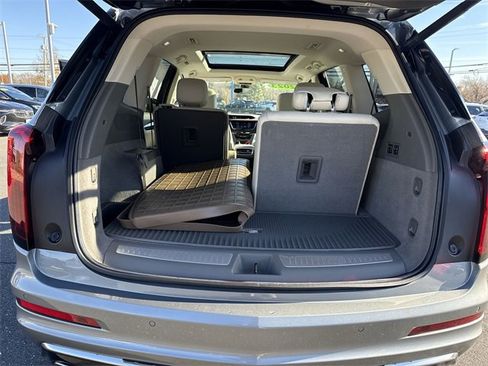 Used 2023 Cadillac XT6 Premium Luxury image 27