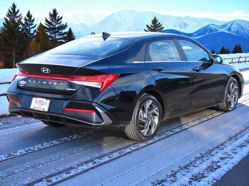 Used 2024 Hyundai Elantra Limited image 6