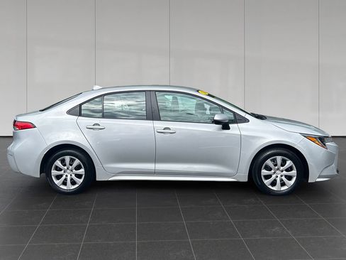 Used 2026 Toyota Corolla LE FWD image 6