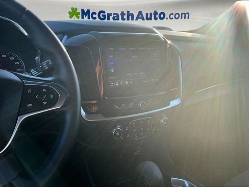 Used 2023 Chevrolet Traverse LT image 11