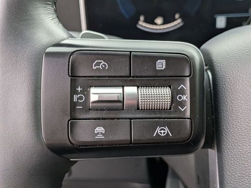 Used 2025 Hyundai Santa Fe SEL FWD image 20